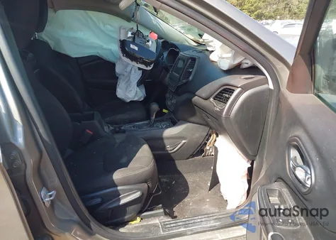 2019 Jeep Cherokee Latitude Fwd z USA, uszkodzony, nr VIN 1C4PJLCB1KD262373